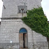 Eden izmed “nevidnih” spomenikov je bil do predlani tudi 
vodni stolp v Divači, ki pa so ga zaradi širitve železniške 
postaje porušili.