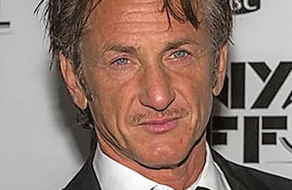 Sean Penn je spet samski.