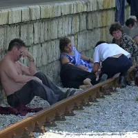Romunski in moldavski begunci so bili še pred nekaj leti na Goriškem običajen pojav. Na arhivski fotografiji velika 
skupina migrantov  na novogoriški železniški postaji. Skriti v tovornih vagonih so komaj preživeli vročino. 