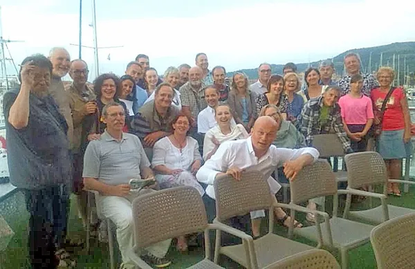 Udeleženci dobrodelne dražbe so zbrali 2000 evrov.