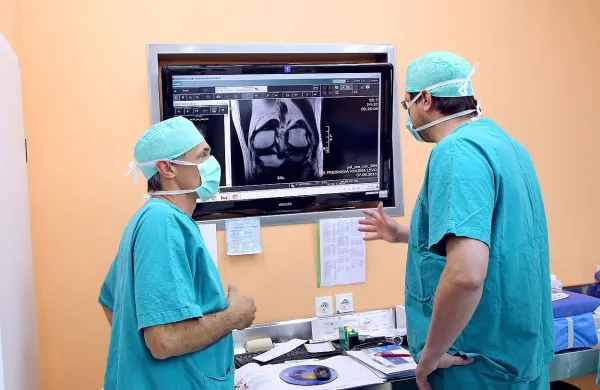 Brez najsodobnejše opreme takšna operacija ni možna. 