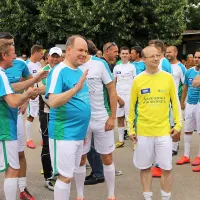 Princ Albert II pred &scaron;tiritisočglavo množico
