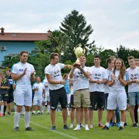 Princ Albert II pred &scaron;tiritisočglavo množico