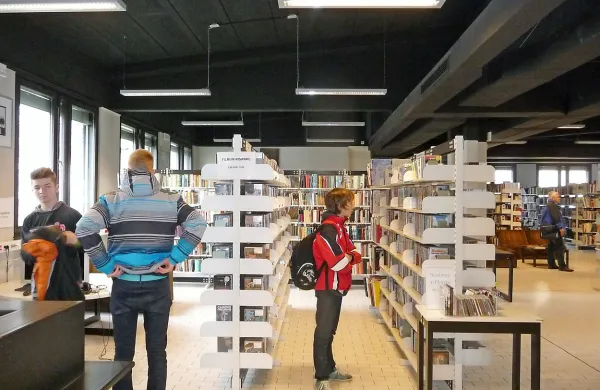 V tolminski knjižnici so bili pred dilemo: ali ukinitev številnih 
dejavnosti ali članarina. Odločili so se za slednjo, saj knjižnico 
in njene dogodke obiskuje vsak tretji prebivalec Posočja. 