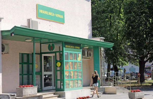 Hranilnica Vipava je odslej Primorska hranilnica. 