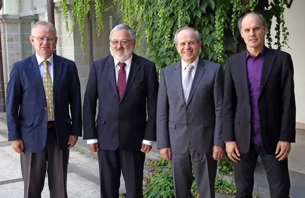 Rektorji slovenskih univerz (od leve Danilo Zavrtanik,  Igor 
Tičar, Ivan Svetlik in Dragan Marušič) so danes sestali  v 
Kopru.  