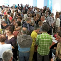 Izjemna množica obiskovalcev se je na Poletno muzejsko noč 
zbrala  v piranski  Galeriji Hermana Pečariča.