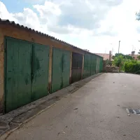 Garaže na Nazorjevem trgu so še vedno tam, kjer so že 
desetletja.