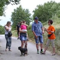 V zavetišče so začeli prihajati tudi številni podporniki.