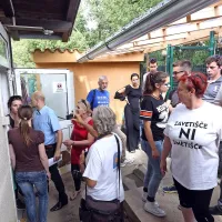 Živali odvažajo iz zaveti&scaron;ča