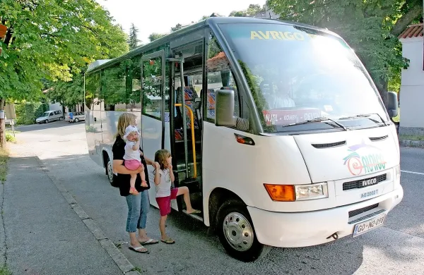 Med gradovoma Štanjel in Devin bo poleti spet vozil avtobus. 