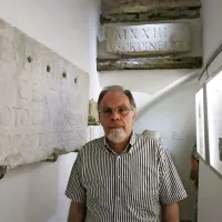 Umetnost, narava, poljubi in nasmehi v Piranu
