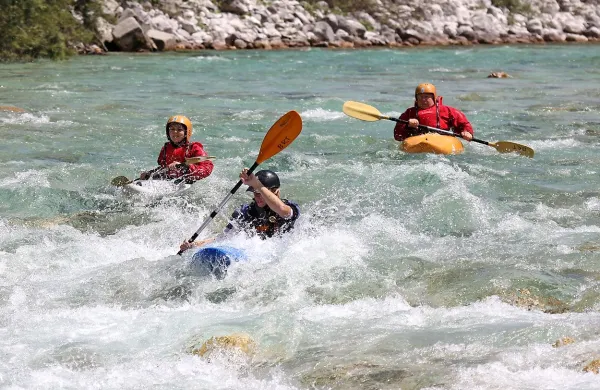 Zahteva po registraciji kajakov je sprožila veliko ogorčenje in 
že  odganja kajakaše s Soče. 