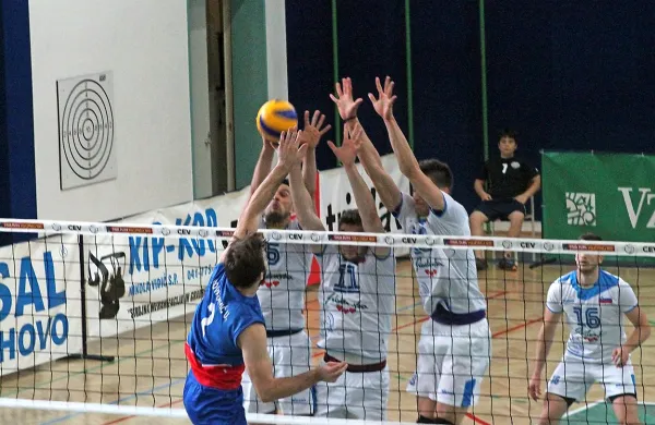 Izolan Mitja Gasparini (levo) bo v evropski ligi ključni mož 
slovenske reprezentance. 
