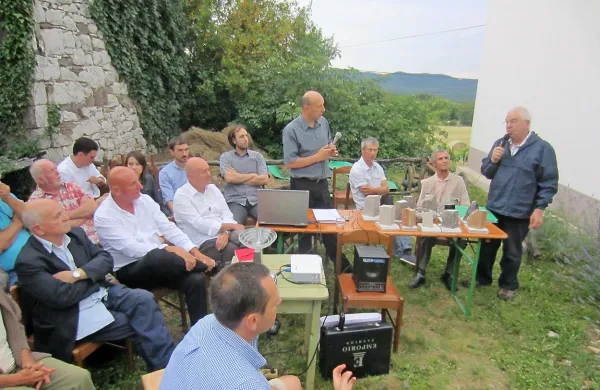 O navidezno marginalnih temah Krasa