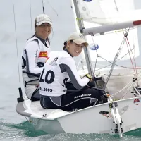 Tina Mrak (desno) in Veronika Macarol
