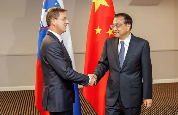 Kitajski premier Li Keqiang in predsednik Evropske komisije 
Jean-Claude Juncker 