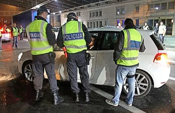 Tudi v Sloveniji so policisti poostreno nadzirali dogajanje.