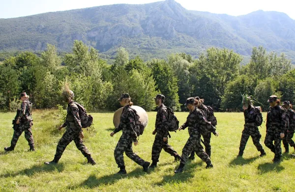 Mladi v taboru spoznavajo  življenje in delo vojaka ter   pridobivajo druga praktična znanja.