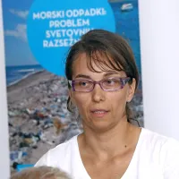 Franka Cepak, pooblaščenka za okolje v Luki Koper, je 
sokrajanom povedala, da se poglabljanju ne morejo odpovedati, saj druge rešitve ne poznajo.