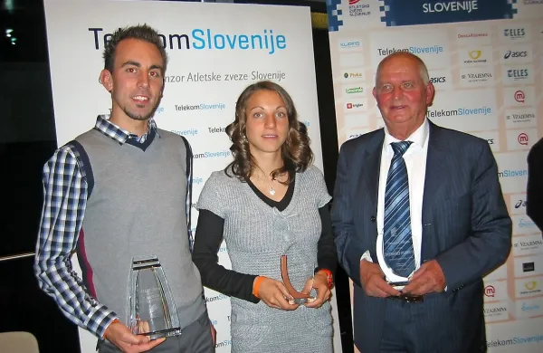Glavna aduta med slovenskimi gorskimi tekači sta Primorca 
Mitja Kosovelj in Lucija Krkoč.