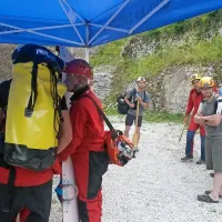 Pogre&scaron;ani jamarski potapljač v Planinski jami raziskoval člove&scaron;ke ribice