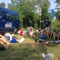 Novome&scaron;ki &scaron;tudenti iz Kopra pe&scaron; na Dolenjsko