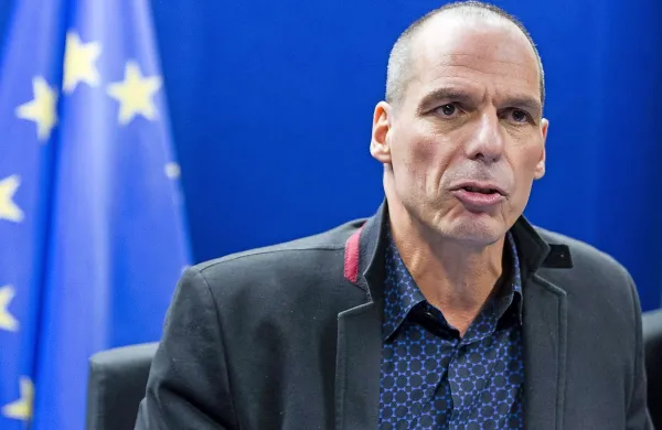 Grški finančni minister Janis Varufakis je danes na svojem 
blogu sporočil, da odstopa. Kot razlog je navedel želje 
nekaterih članov evrske skupine, da ne bi več sodeloval v 
nadaljnjih pogajanjih.