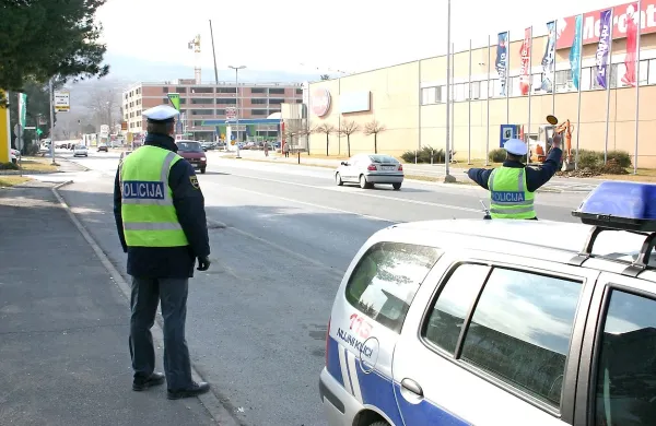 Policisti, ki bodo uspešno končali usposabljanje, bodo  
razporejeni na območja policijskih uprav Ljubljana, Koper in 
Novo mesto, kjer so potrebe po novih kadrih največje.