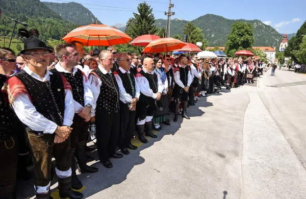 V Begunjah pokopali Slavka Avsenika