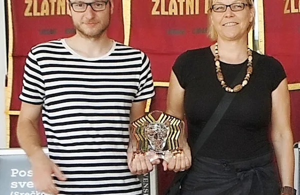 Nagrado sta v Umagu prevzela režiser Andrej Jus in v. d. 
direktorja Neda Rusjan Bric. 