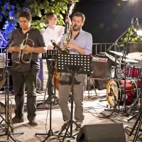 Projektu E-motion se je v Goriških brdih pridružil saksofonist 
Jure Pukl.