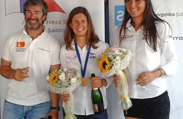 Tomaž Čopi, Tina Mrak in Veronika Macarol  niso skrivali 
veselja ob velikem uspehu.