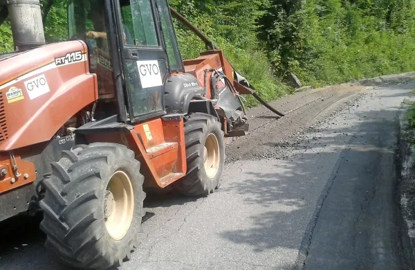     Optični kabel bo dela KS Bukovo in Orehek rešil slabih  
telekomunikacijskih povezav, dobršen del Cerkljanske pa bo 
na to moral še čakati. 