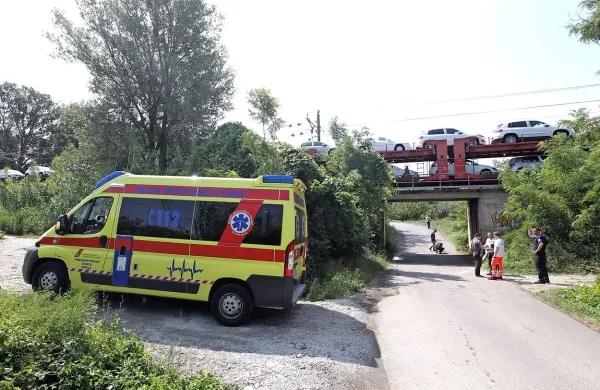 Nesreča se je zgodila nekaj sto metrov pred Bivjem.
