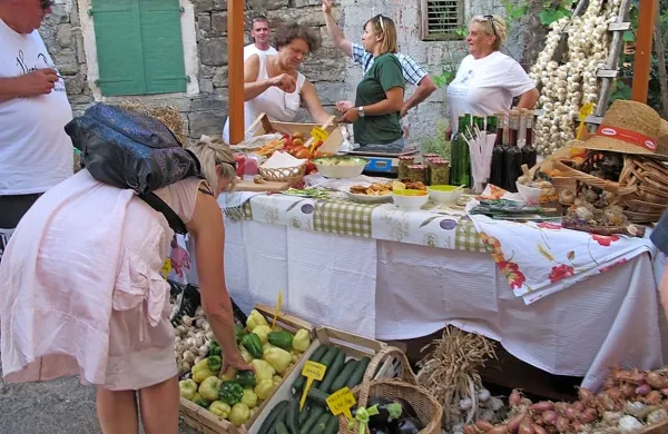 &ldquo;Brez skrbi, pri nas imamo sto let staro seme!&rdquo;