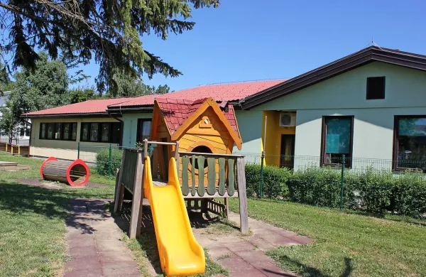 Starši, ki bodo svoje otroke v postojnskem vrtcu neupravičeno puščali več kot devet ur, bodo morali za to 
plačati.