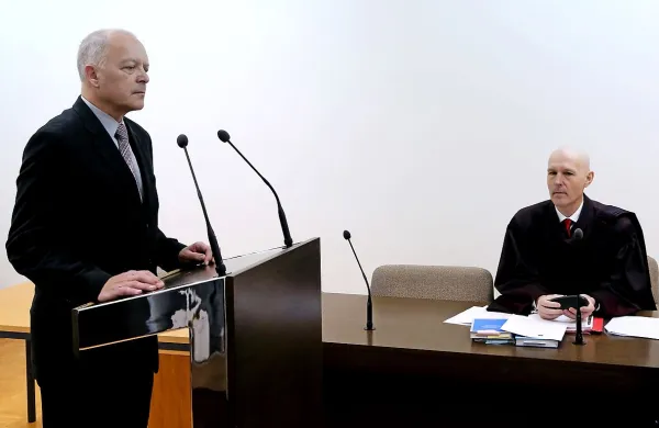 Egon Žižmond je s tožilstvom sklenil sporazum o priznanju 
krivde, v katerem je bila dogovorjena tudi kazen, njegov 
odvetnik Velimir Cugmas se je na sodbo pritožil. 