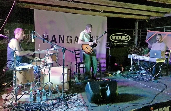 Trio Sveti v Hangar baru v Izoli.