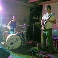 Trio Sveti napolnil izolski Hangar