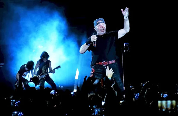 Vasco Rossi ob izteku turneje  dvakrat navdu&scaron;il  Padovo
