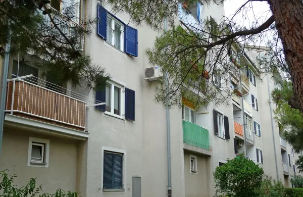 Do konca leta bo občina  oddala 24 stanovanj, pred koncem  
leta  2009 pa jih je 45.