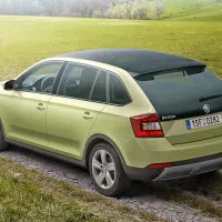Po obliki je rapid spaceback kombilimuzina. 