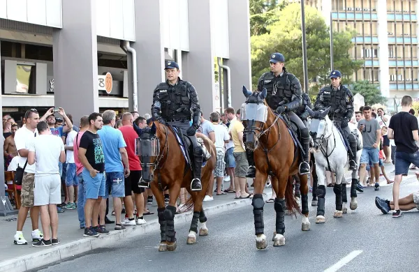 Ob gostovanju Hajduka in njegovih pristašev v Kopru okrepljene policijske enote niso imele posebnega dela.