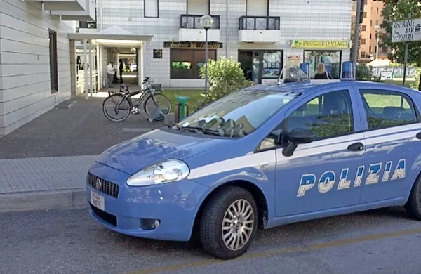 V parku v Tržiču se je deček med igro skoraj zadušil z 
bonbonom. 
