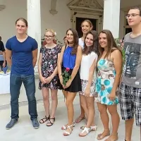 Gimnazija Piran:  Ana Katarina Žgajnar, Sabina Marancina,  
Pia Štrukelj Pahovič,  Nadja Jukič,   Neja Kovač,  Martin Mittendorfer,  Uroš Dukič in Jure Močnik Berljavac 