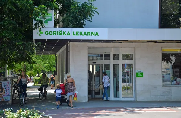 Bele recepte za pomirjevala in uspavala so odvisniki med leti 
2010 in 2014 unovčevali v lekarnah na Goriškem. 
