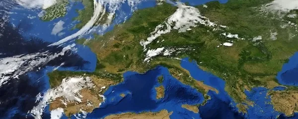  Subtropski anticiklon je soliden in ne namerava kloniti tako 
kmalu.