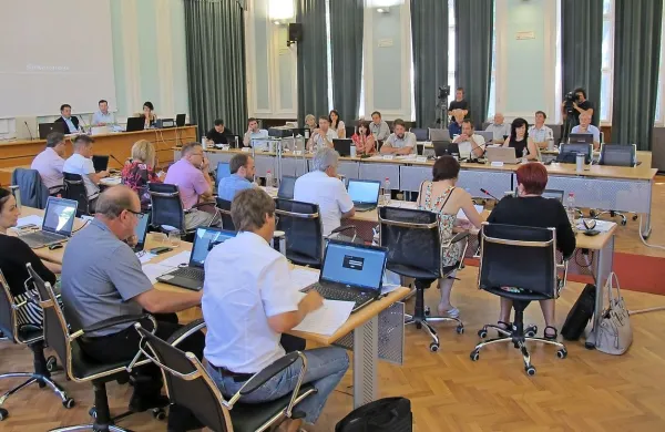 Mestni svetniki bodo morda že  septembra odločali o novem 
vodji stanovanjskega sklada. 