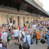 V 14 vagonih je vlak pripeljal   v Novo Gorico več kot 500 
madžarskih turistov.